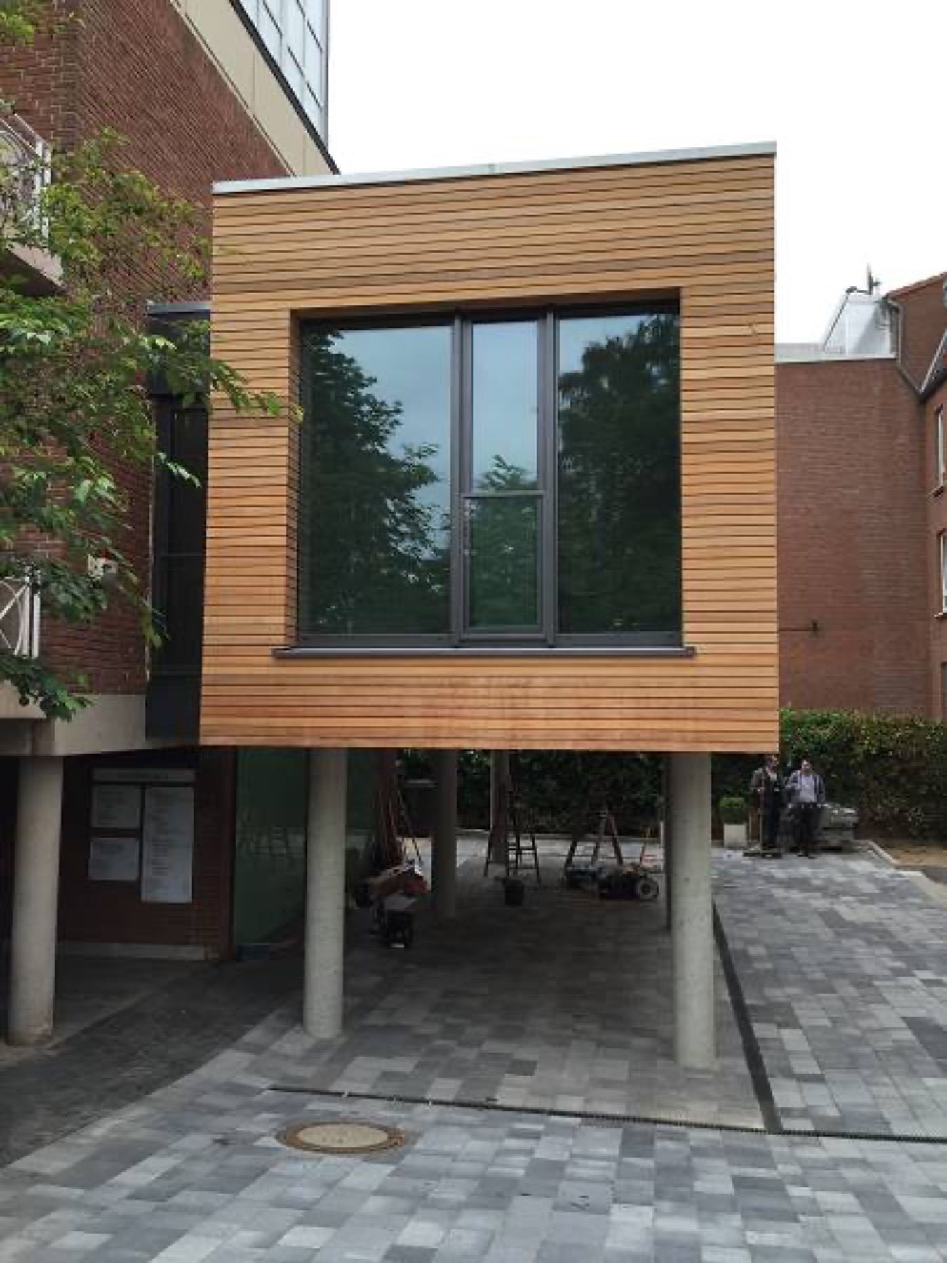Wohnhaus mit Holzfassade